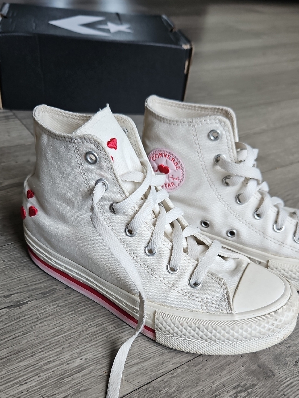 4/$20 Converse Chuck Taylor All Star Hearts Embroidered High Tops - Size 3 - Picture 10 of 10